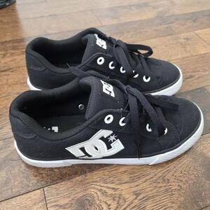 DC Black/ White Womens Chelsea Sneakers Size 7